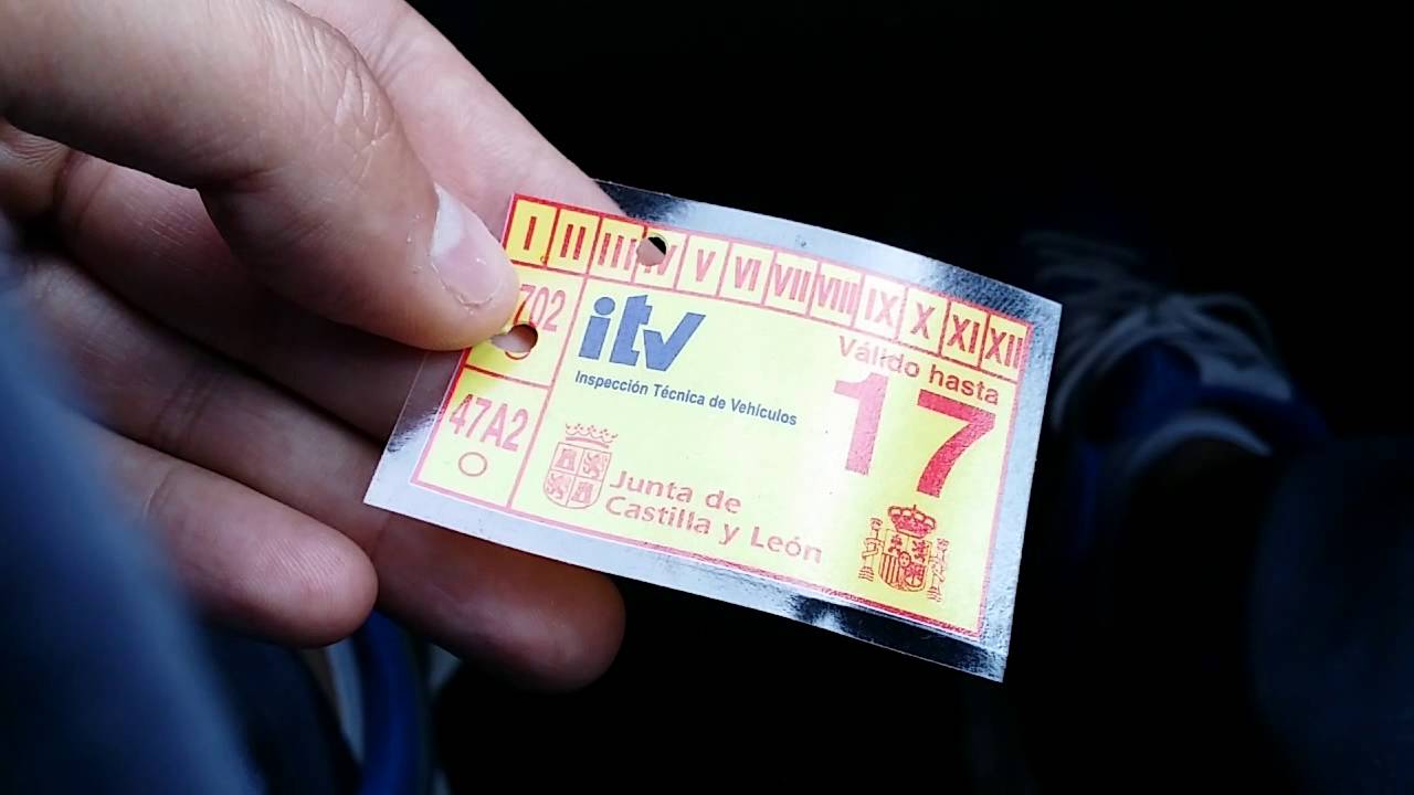 como poner la pegatina de la itv