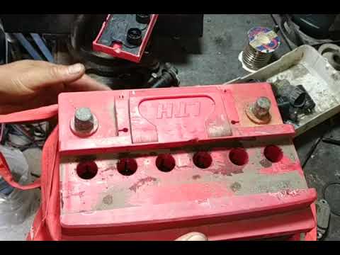 como saber el nivel de acido de una bateria