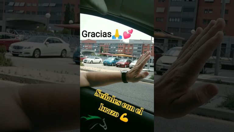 como señalizar con el brazo para girar a la izquierda
