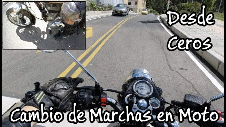con que pie se cambia de marcha en una moto