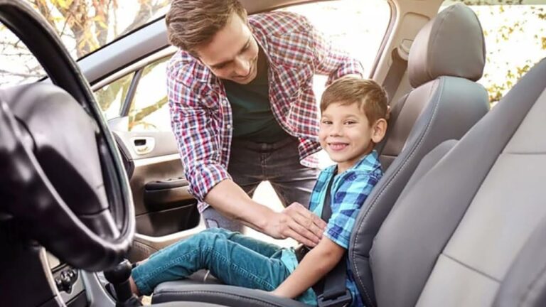 cuando puede ir un niño en el asiento delantero