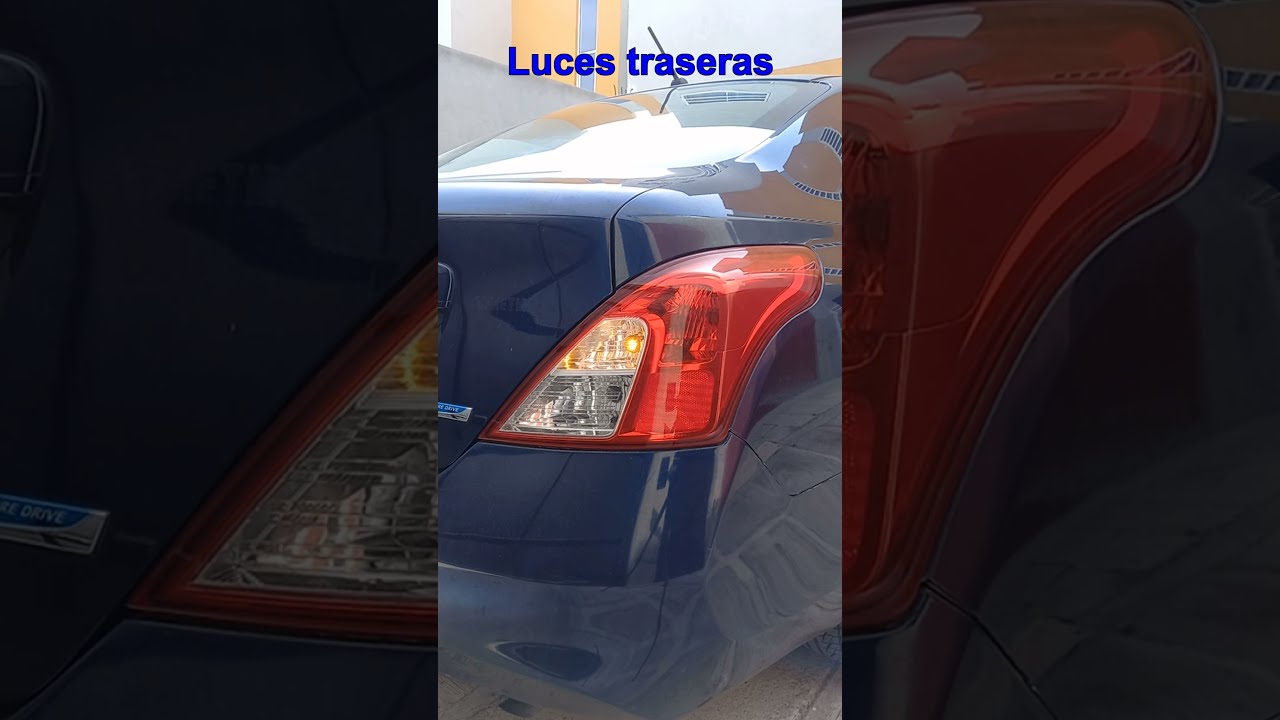 cuantas luces de marcha atras tiene un coche