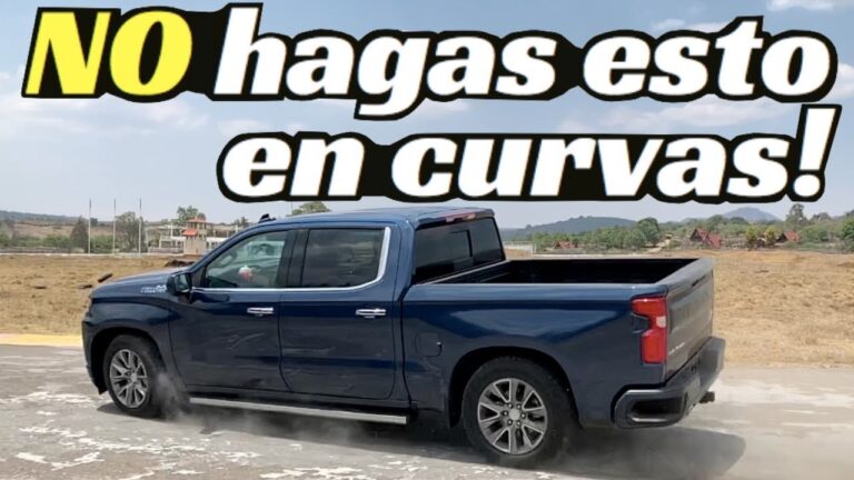 entra en esta curva a mucha velocidad qué puede pasar