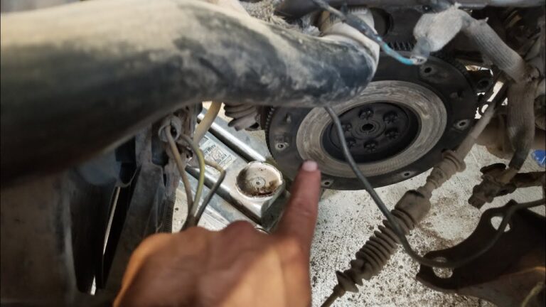 porque vibra mi coche cuando suelto el embrague
