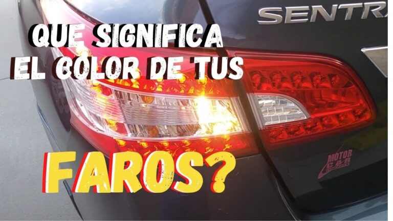 qué indican las luces blancas traseras del vehículo