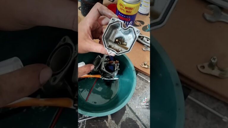 qué mantenimiento precisa el carburador del motor de una motocicleta