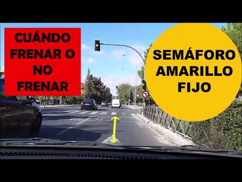 qué significa una luz amarilla fija