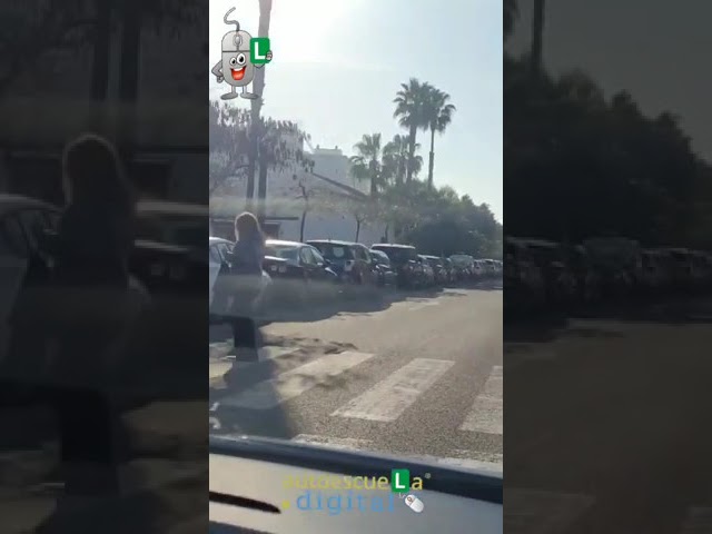 un semaforo con una o dos luces rojas
